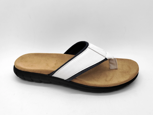 White Comfortable Visual Effect Fresh Men Sandals