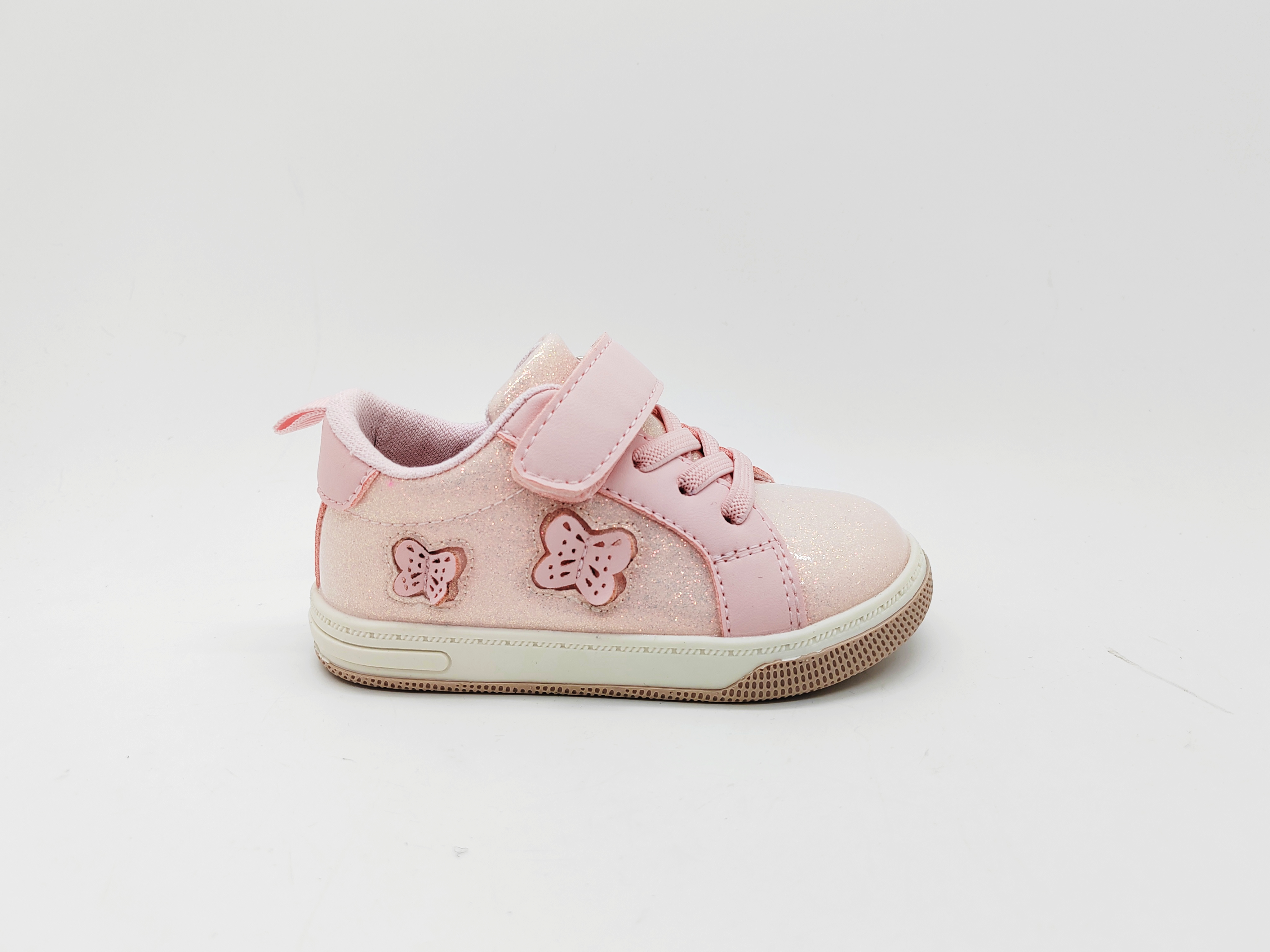 How To Choose The Right Girls Sneaker Size?